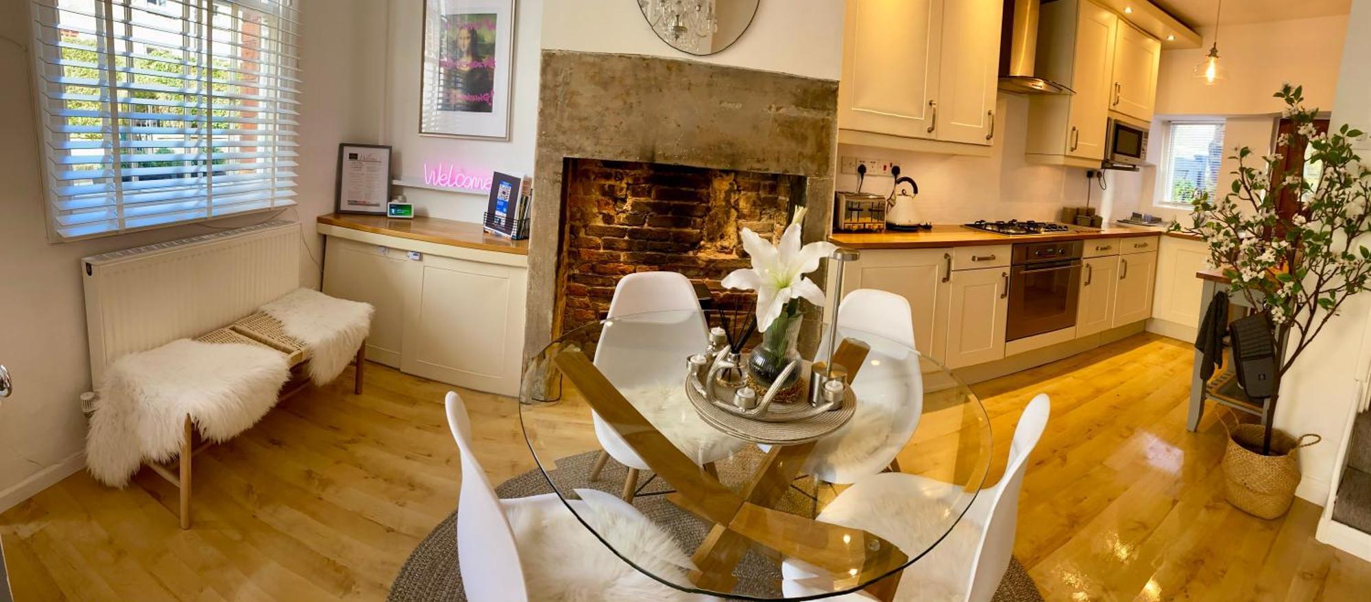 The Tenth House: Georgian Charm in Peak District Wirksworth Exterior photo
