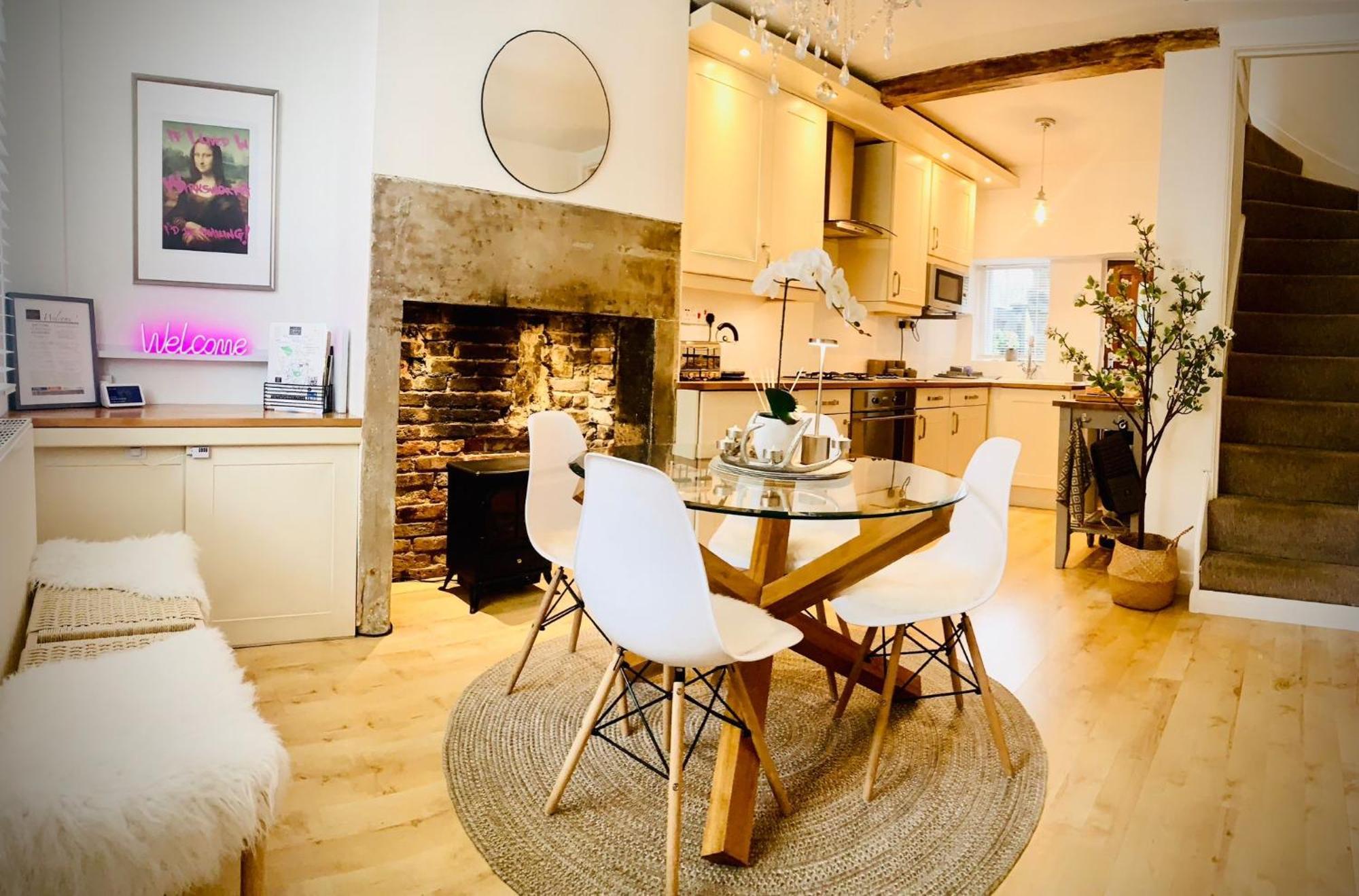 The Tenth House: Georgian Charm in Peak District Wirksworth Exterior photo